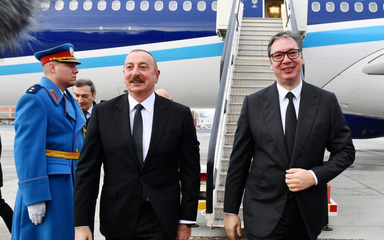 Prezident Serbiyaya rəsmi səfəredib