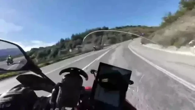 Dostunun qəzada ölümünü anbaan lentə aldı