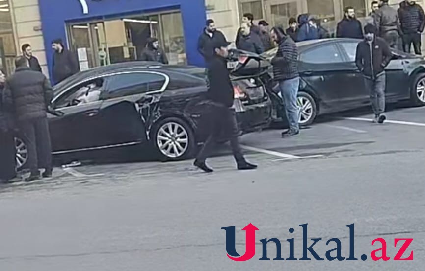 Bakıda "Lexus" 5 maşını əzdi - FOTO