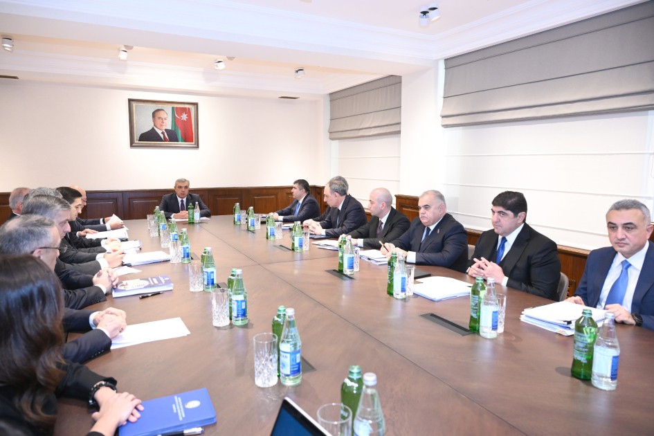 Samir Nuriyev Korrupsiyaya qarşı mübarizə üzrə Komissiyasının iclasını keçirdi - FOTOLAR