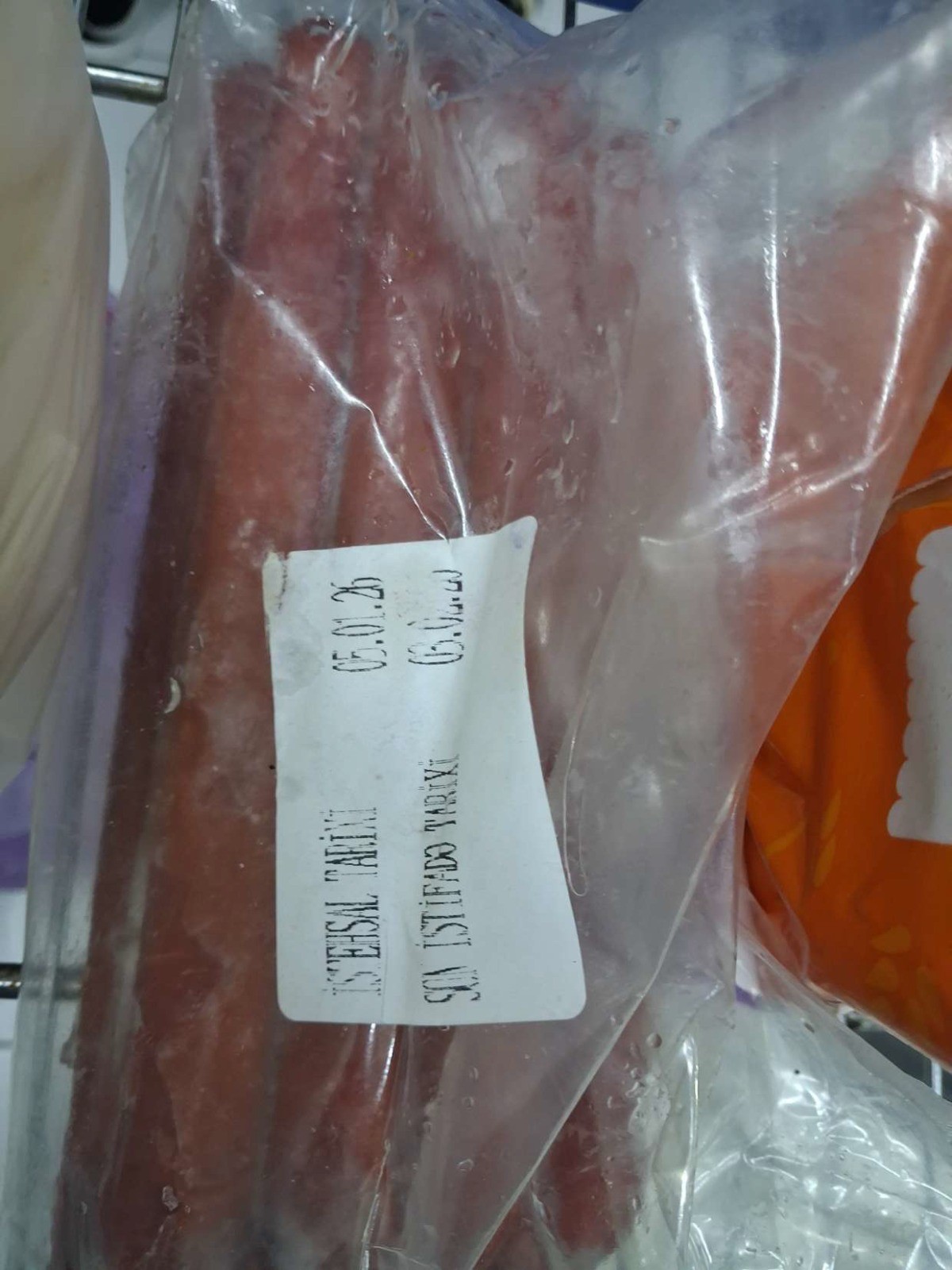 “Megastore” və “The Place”da istehlaka yararsız qida məhsulları aşkarlandı