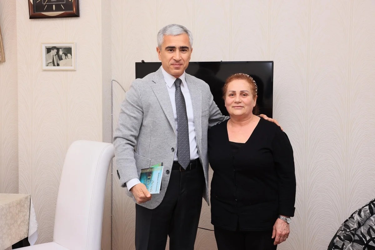 Anar Ələkbərov Nəriman Həsənzadəni evində ziyarət etdi - FOTOLAR