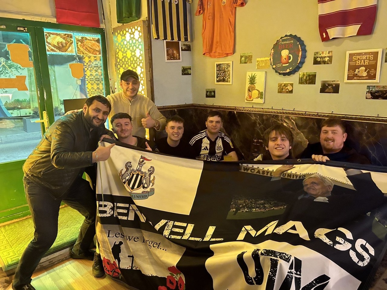 Pul səndə, bir də "Nyukasl" fanatlarında - FOTOLAR