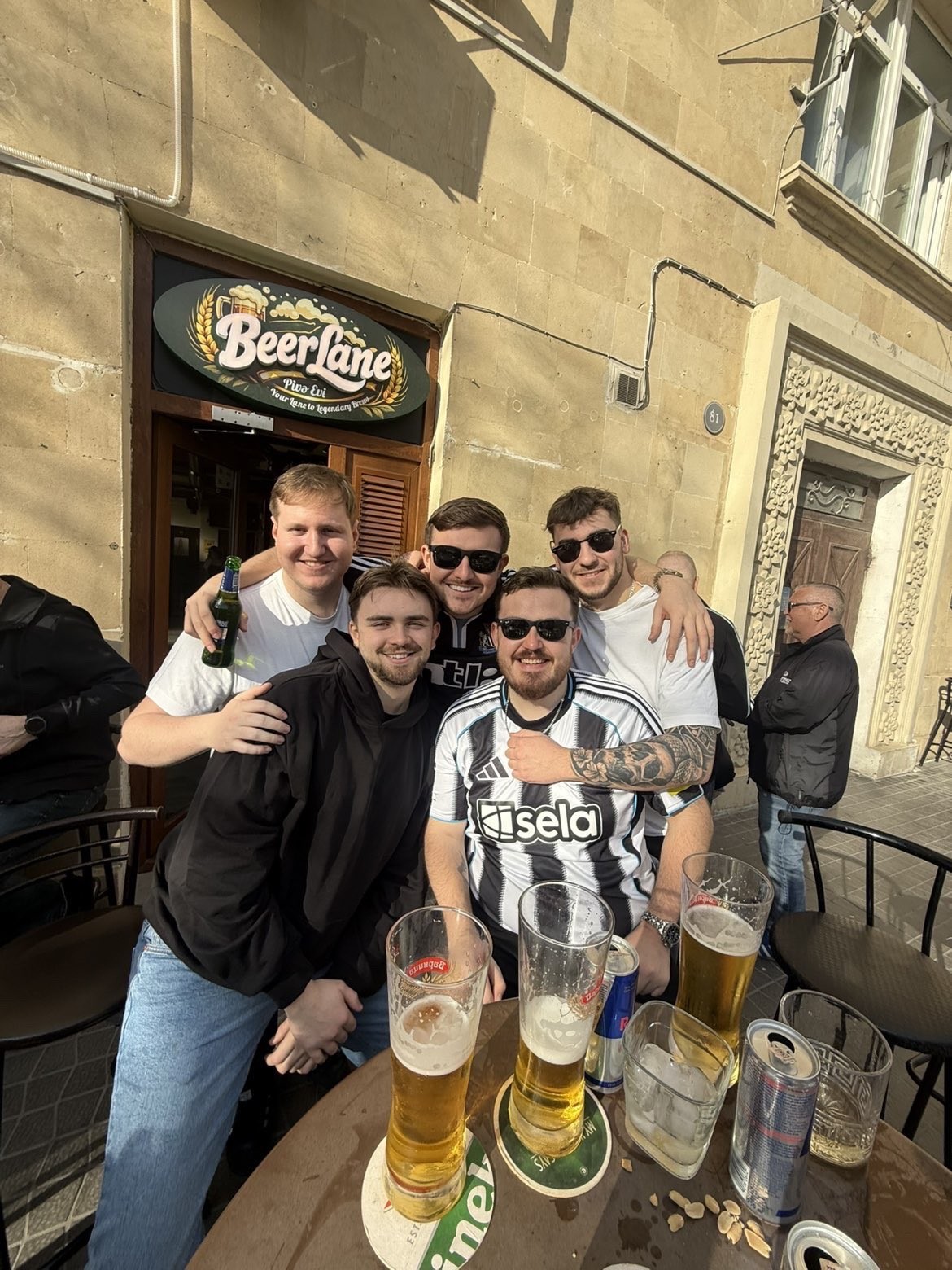 Pul səndə, bir də "Nyukasl" fanatlarında - FOTOLAR