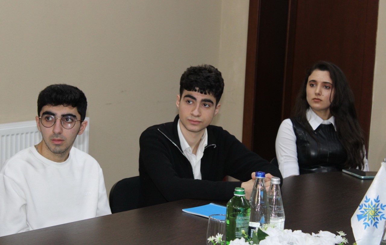 “Gənc liderlər məktəbi” layihəsinin açılış mərasimi keçirildi - FOTOLAR