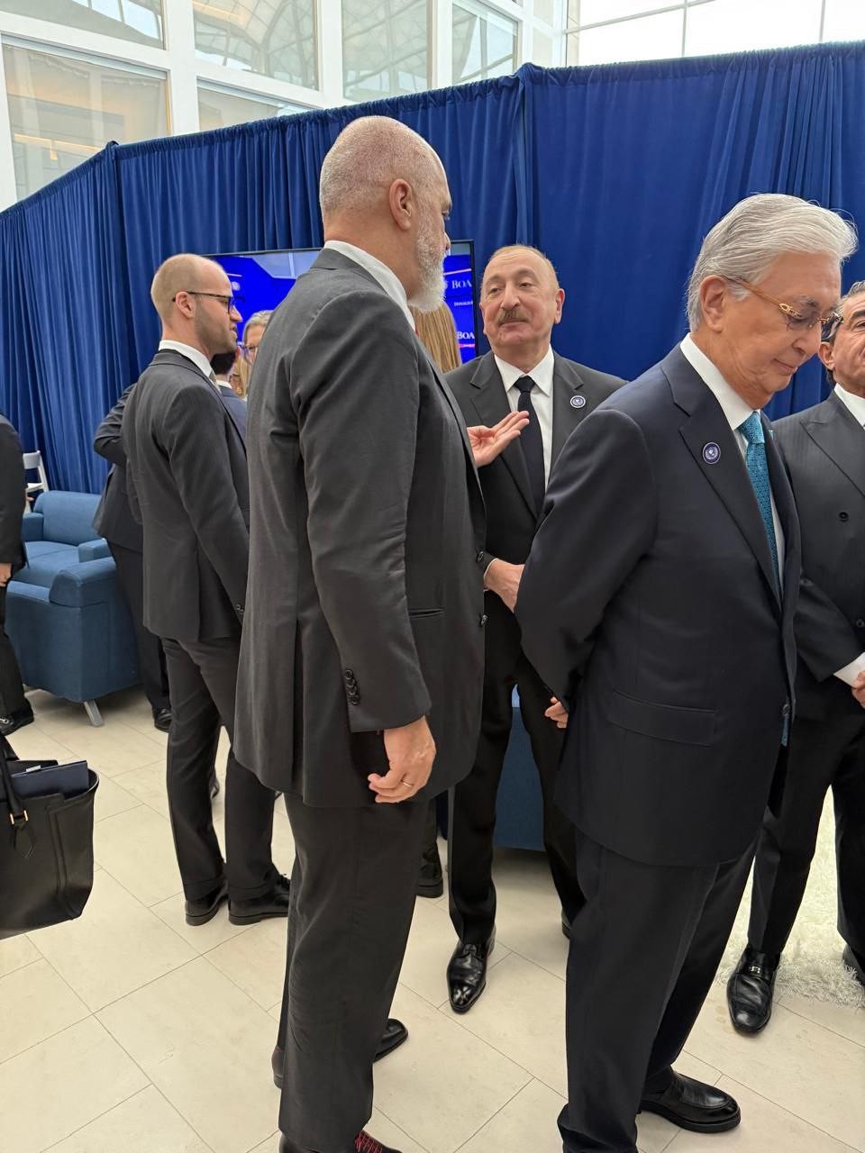 Prezident dünya liderləri ilə bir arada - VİDEO (FOTOLAR)