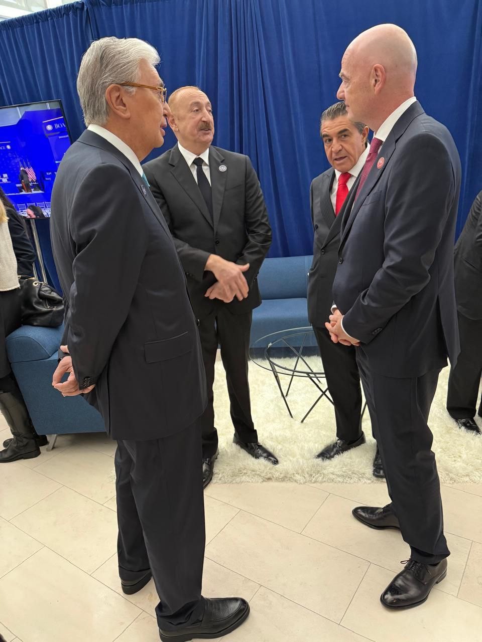 Prezident dünya liderləri ilə bir arada - VİDEO (FOTOLAR)