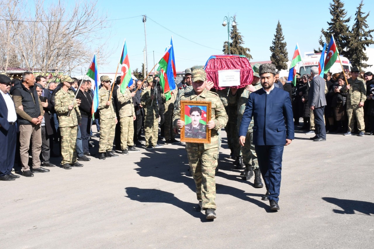 Qurban Göyüşovun qalıqları Ağdamda dəfn edildi - YENİLƏNİB (FOTOLAR)