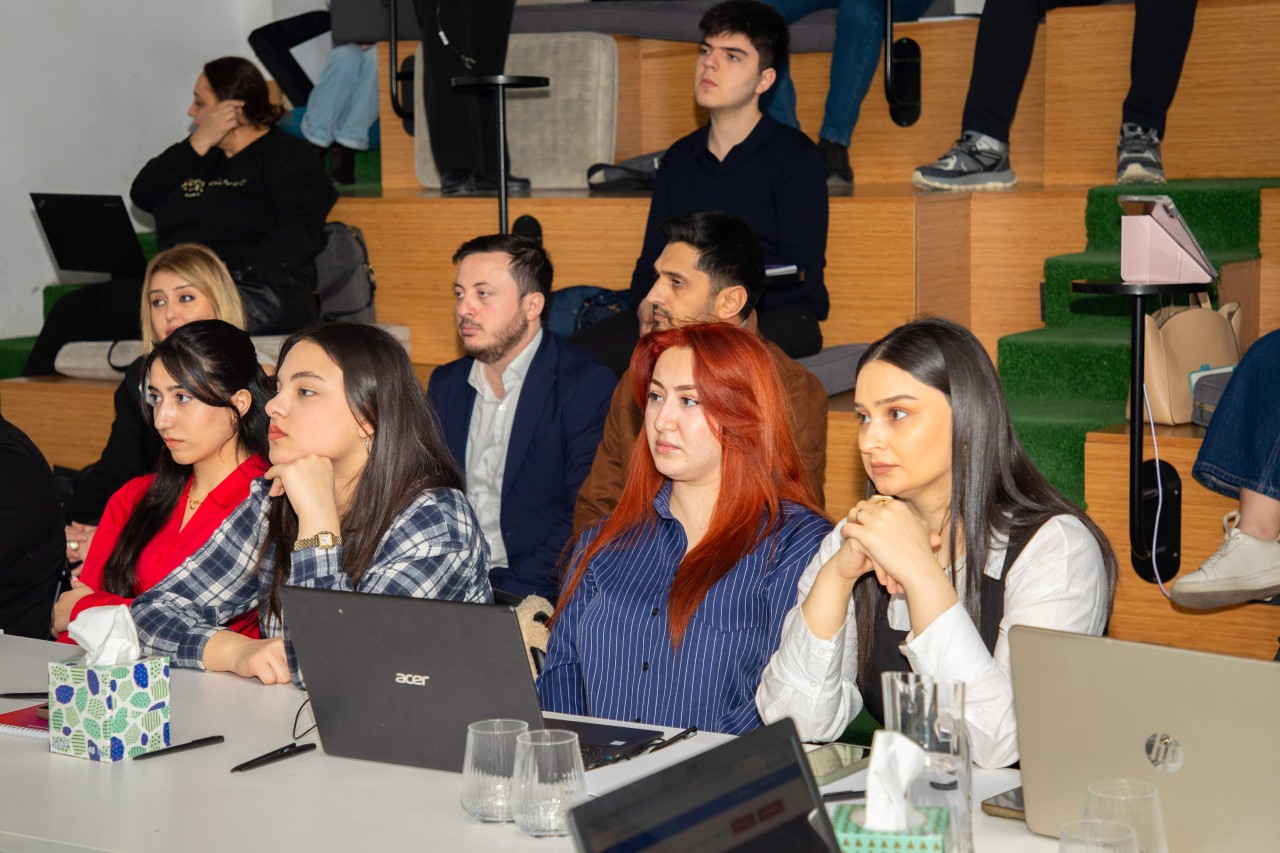 “Azərsun Holdinq” jurnalistlər üçün təlim keçirdi - FOTOLAR