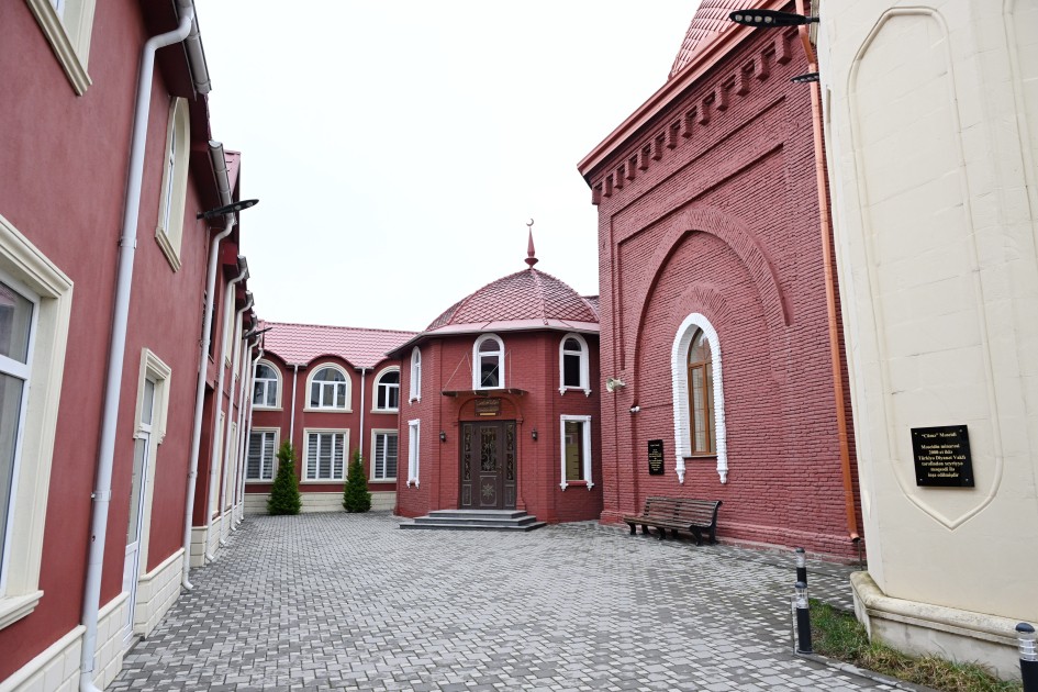 Leyla və Alena Əliyevalar Cümə məscidində - FOTOLAR