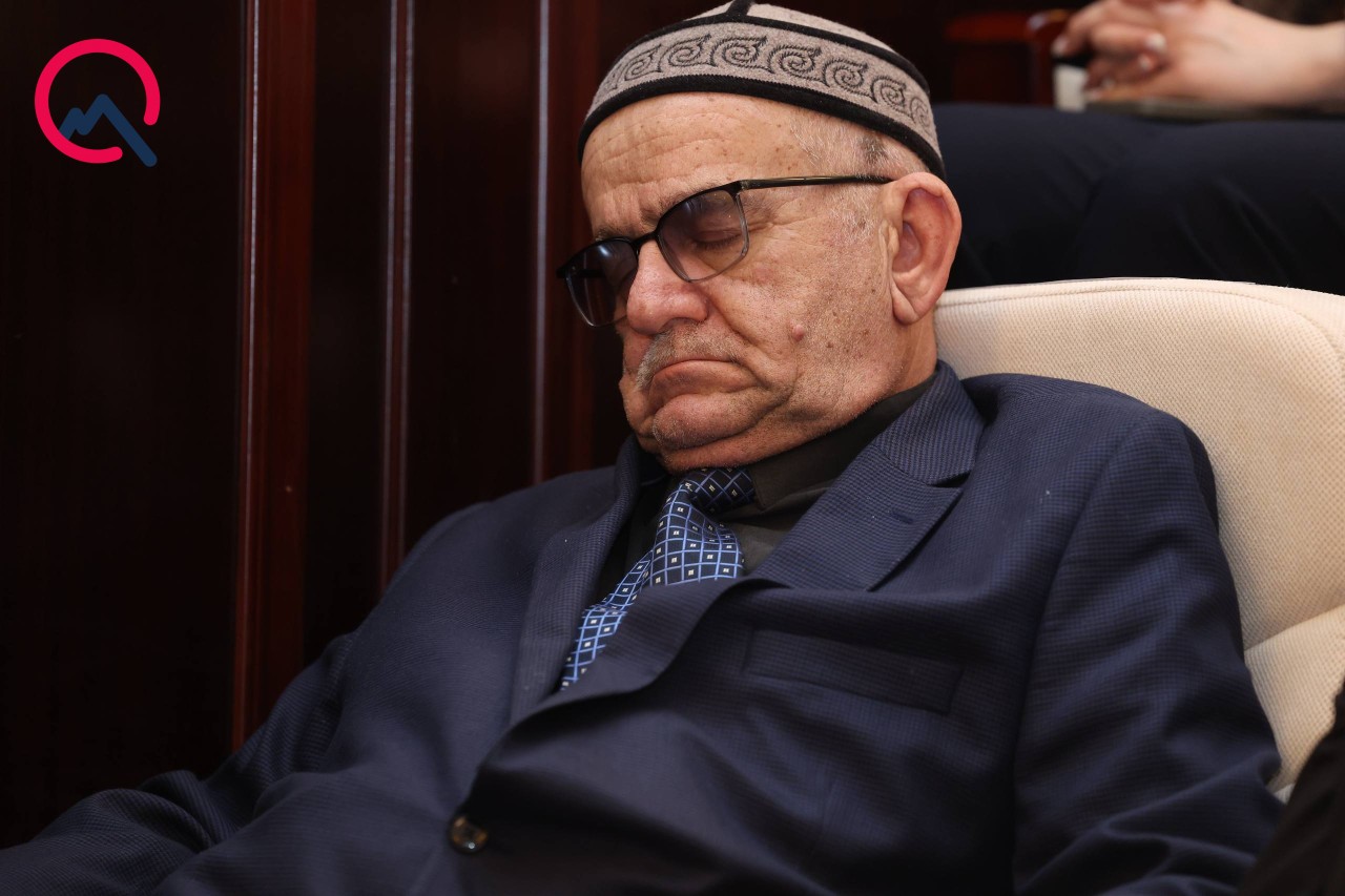 AMEA-nın iclasında yatdılar - FOTOLAR