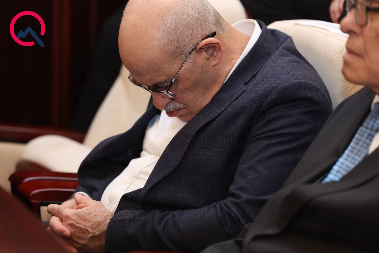 AMEA-nın iclasında yatdılar - FOTOLAR