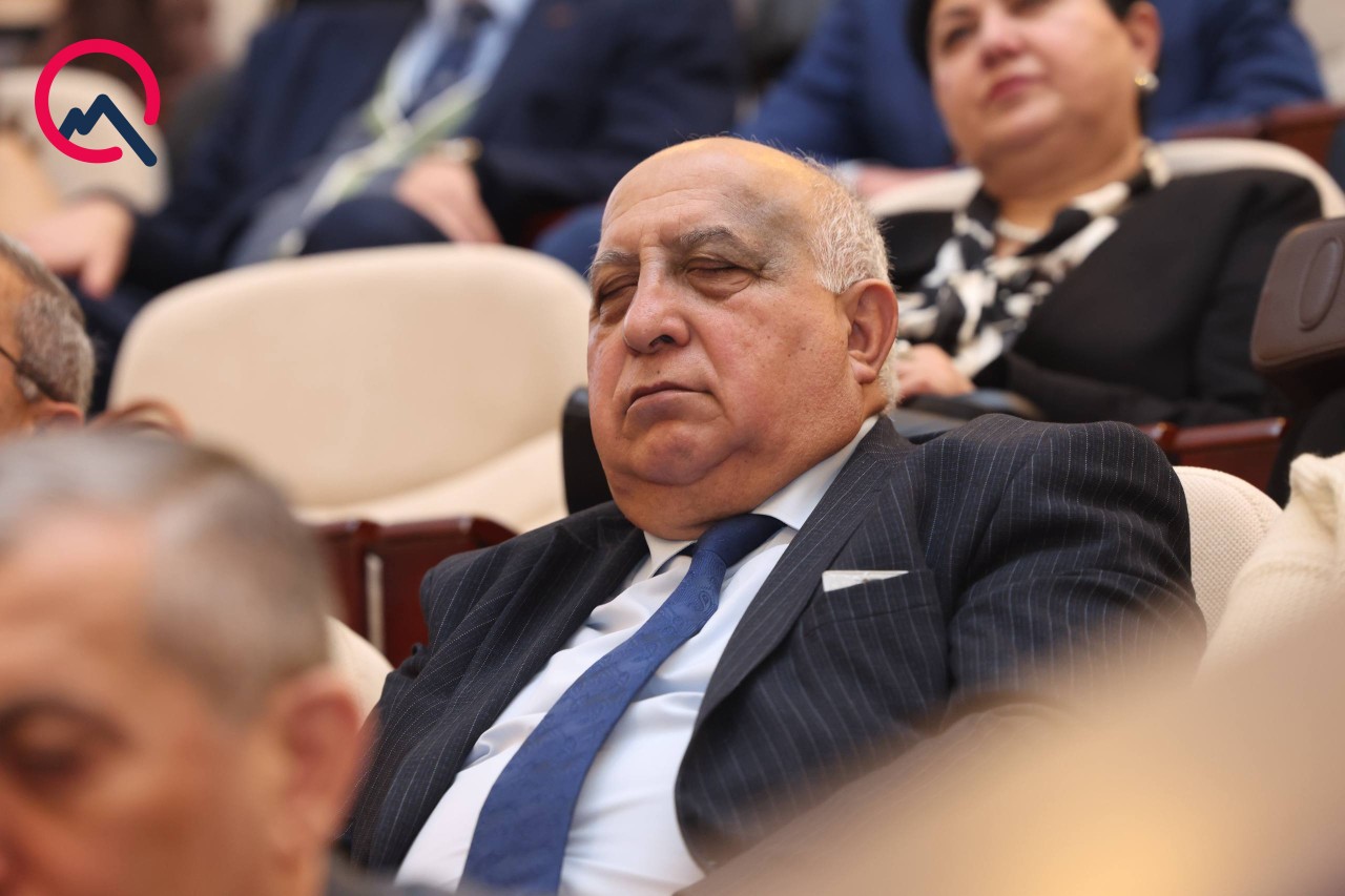 AMEA-nın iclasında yatdılar - FOTOLAR