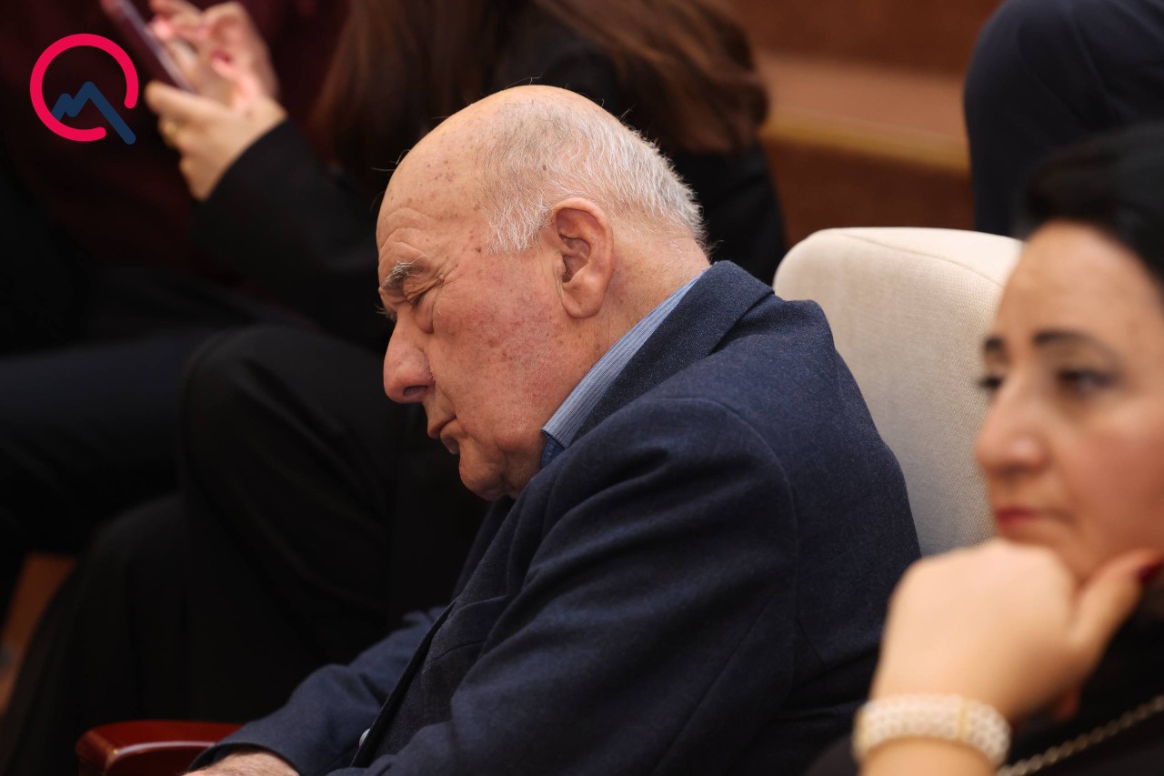 AMEA-nın iclasında yatdılar - FOTOLAR