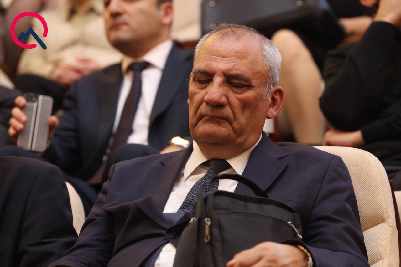 AMEA-nın iclasında yatdılar - FOTOLAR