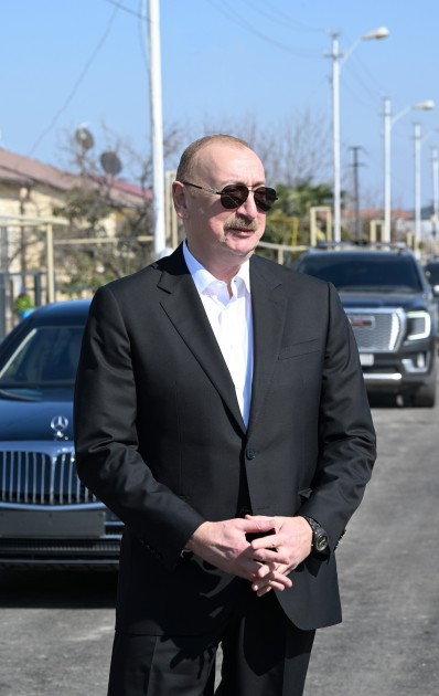 İlham Əliyev xanımı və qızı ilə Xocavənd sakininin qonağı oldu - FOTOLAR (YENİLƏNİB)