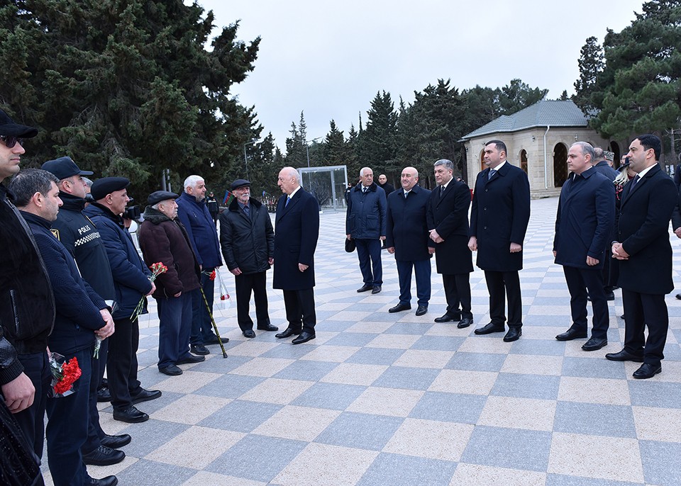 Sumqayıtda Xocalı soyqırımı qurbanlarının xatirəsi anılıb - FOTOLAR