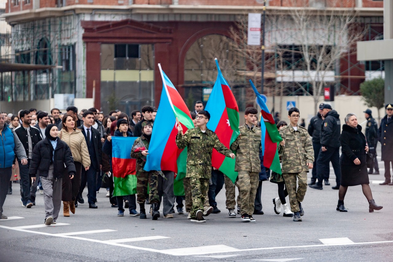KTN-in kollektivi Xocalı soyqırımı abidəsini ziyarət edib - FOTOLAR