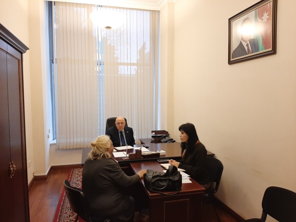 Əhliman Əmiraslanov vətəndaşların müraciətlərini dinləyib - FOTOLAR