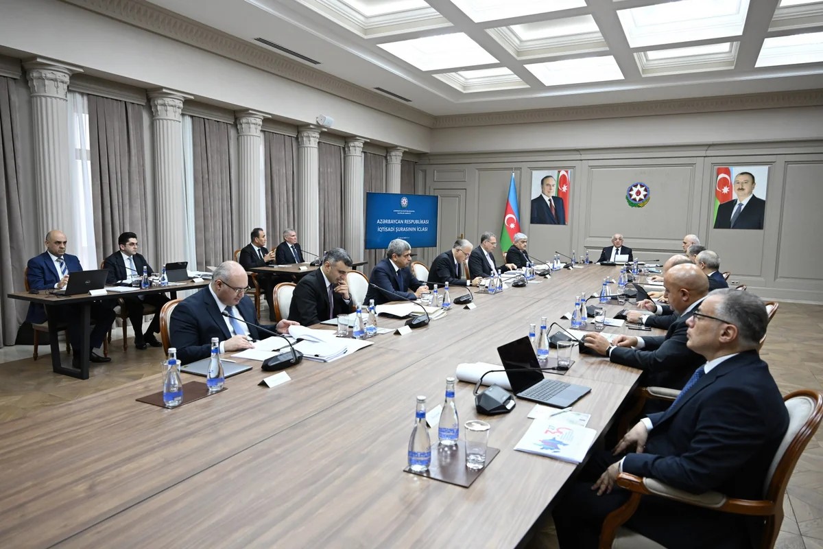 Əli Əsədov nazirlərə tapşırıqlar verdi - FOTOLAR