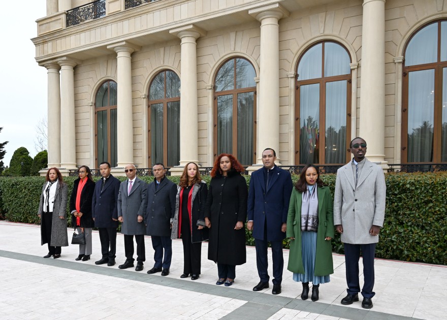 İlham Əliyev və birinci xanım Efiopiyanın Baş nazirini qarşıladı - FOTOLAR