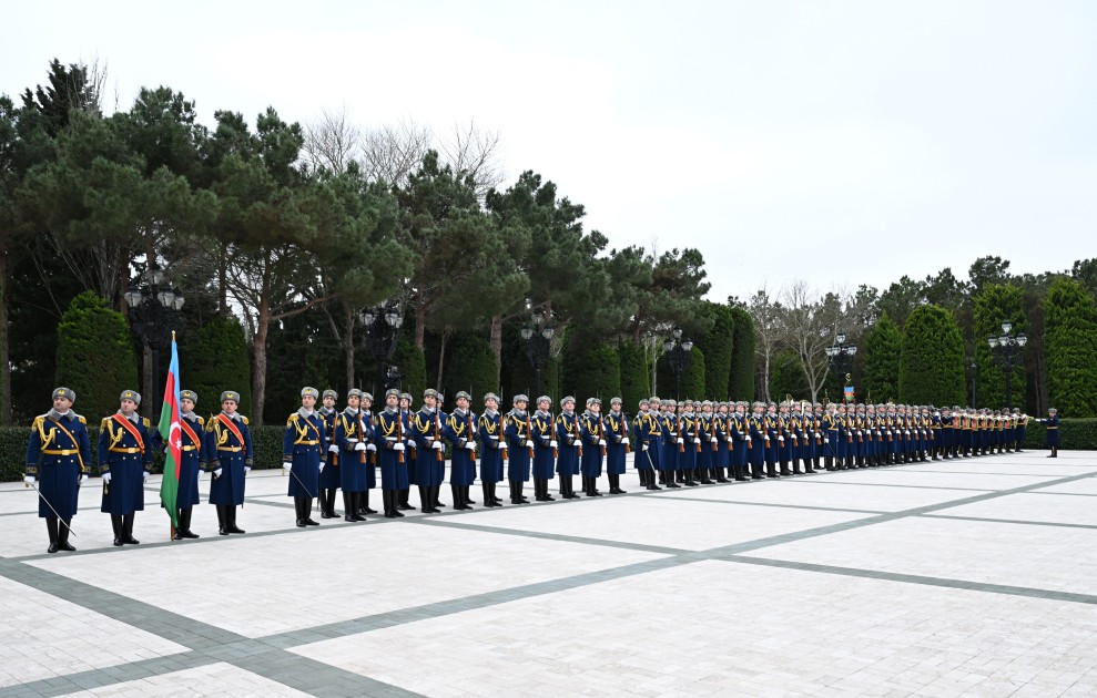 İlham Əliyev və birinci xanım Efiopiyanın Baş nazirini qarşıladı - FOTOLAR