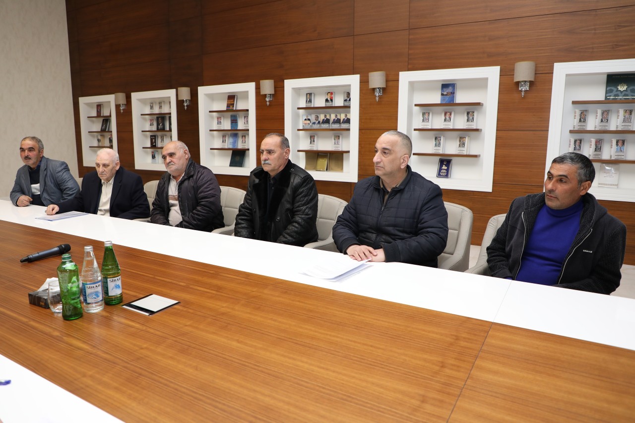 "Azəriqaz" İB-nin baş direktoru Xızı rayonunda vətəndaş qəbulu keçirdi - FOTO