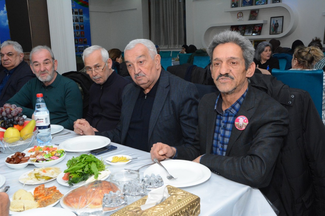 Xətai Rayon İcra Hakimiyyətinin təşkilatçılığı ilə iftar məclisi təşkil edildi - FOTOLAR