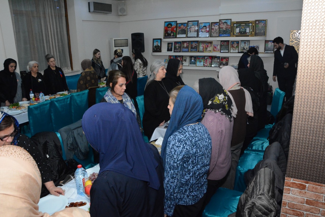 Xətai Rayon İcra Hakimiyyətinin təşkilatçılığı ilə iftar məclisi təşkil edildi - FOTOLAR