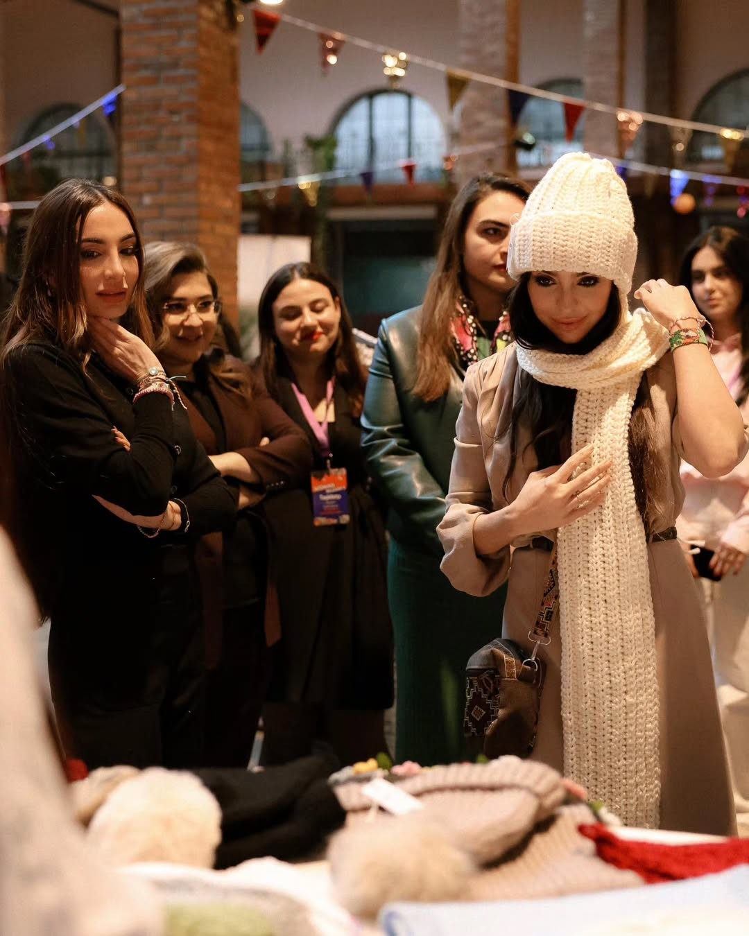 Prezidentin qızları və gəlini "Woman Bazaar" festivalında - FOTOLAR