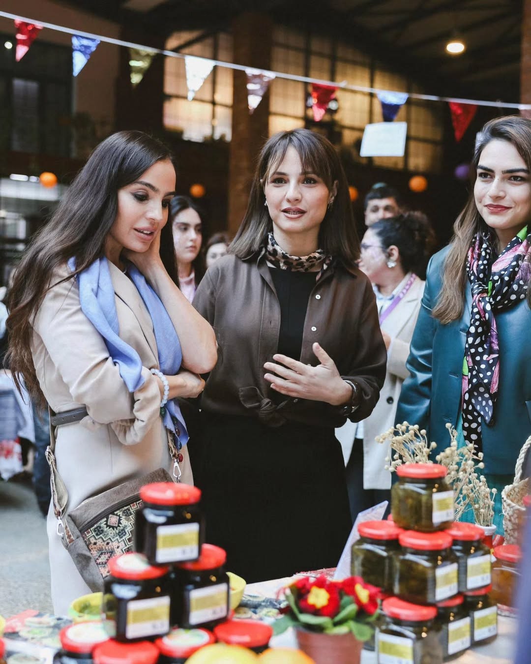 Prezidentin qızları və gəlini "Woman Bazaar" festivalında - FOTOLAR