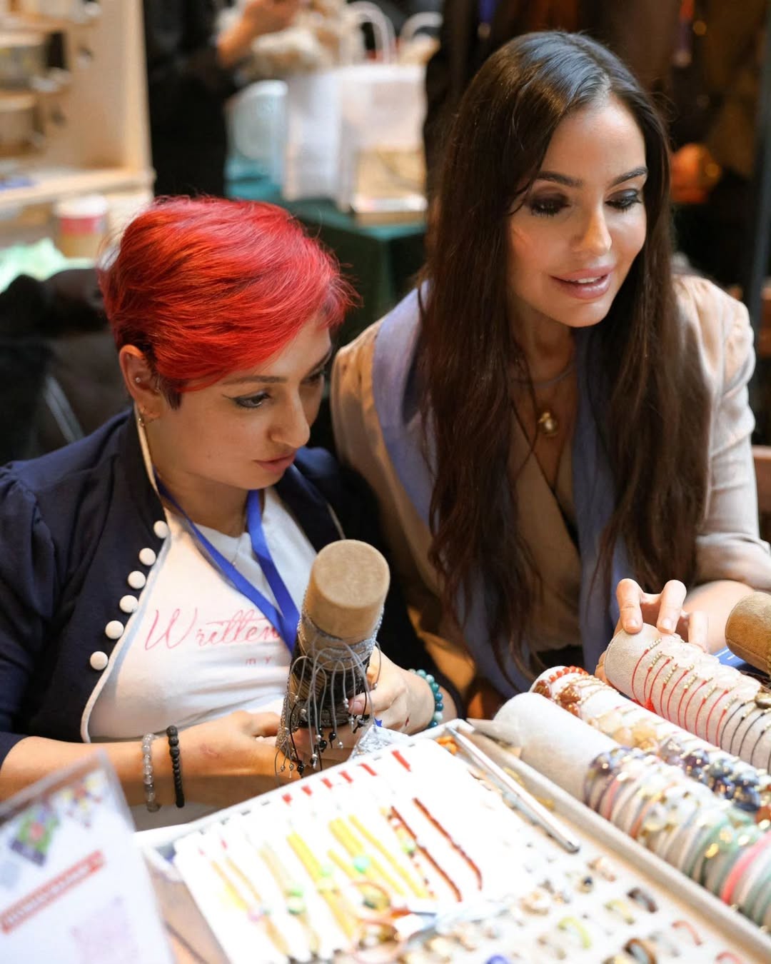 Prezidentin qızları və gəlini "Woman Bazaar" festivalında - FOTOLAR