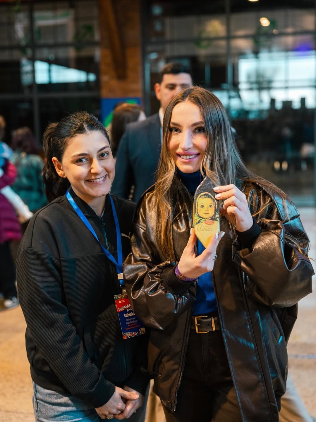 Prezidentin qızları və gəlini "Woman Bazaar" festivalında - FOTOLAR