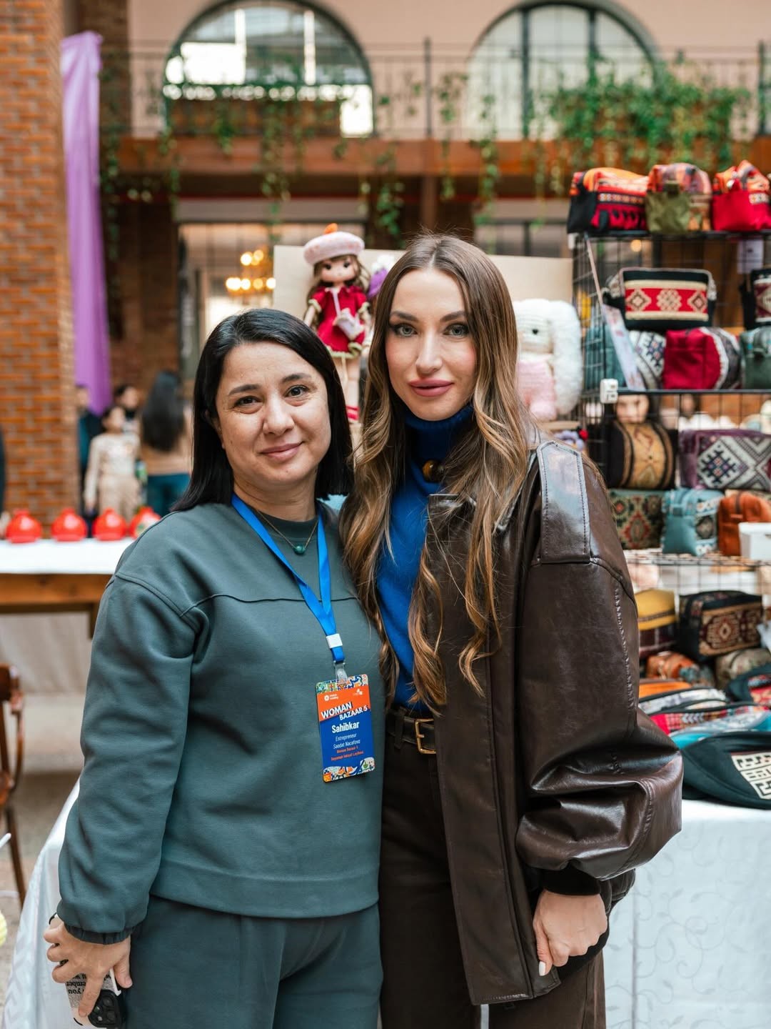 Prezidentin qızları və gəlini "Woman Bazaar" festivalında - FOTOLAR