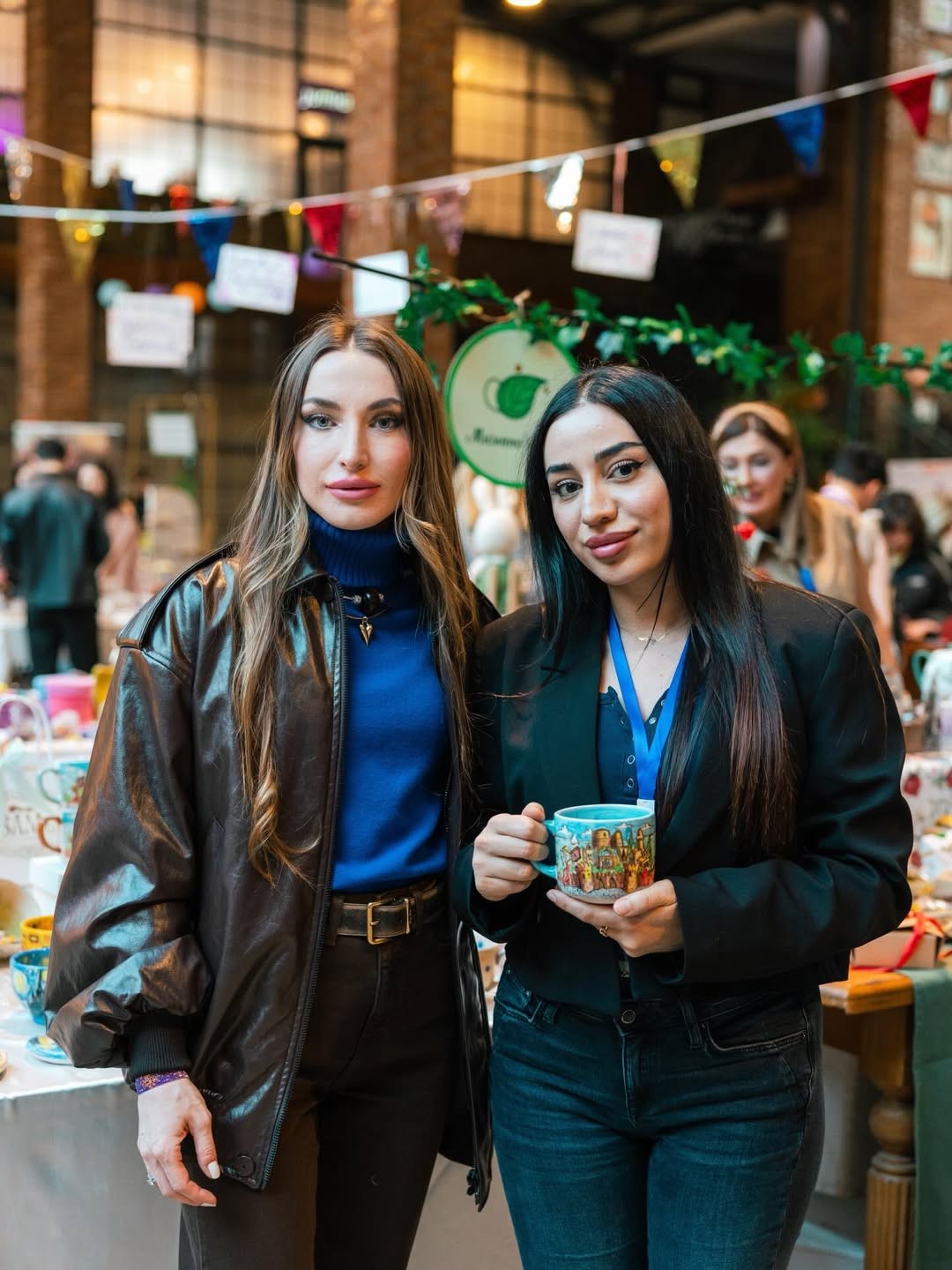 Prezidentin qızları və gəlini "Woman Bazaar" festivalında - FOTOLAR