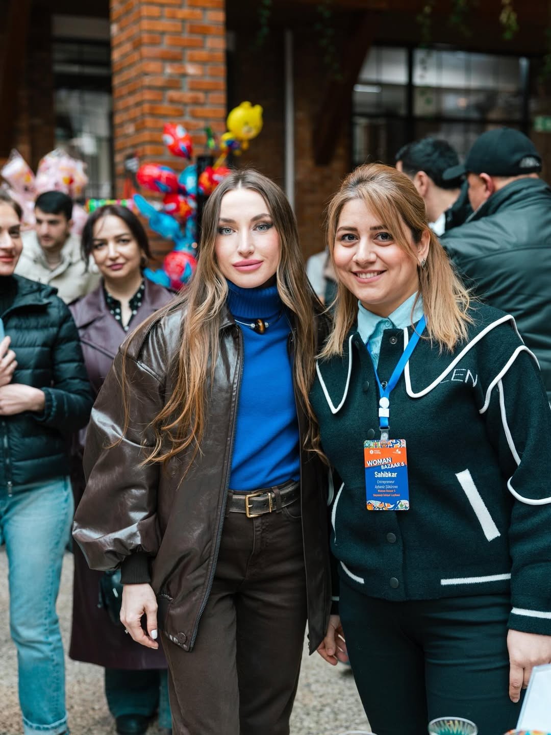 Prezidentin qızları və gəlini "Woman Bazaar" festivalında - FOTOLAR