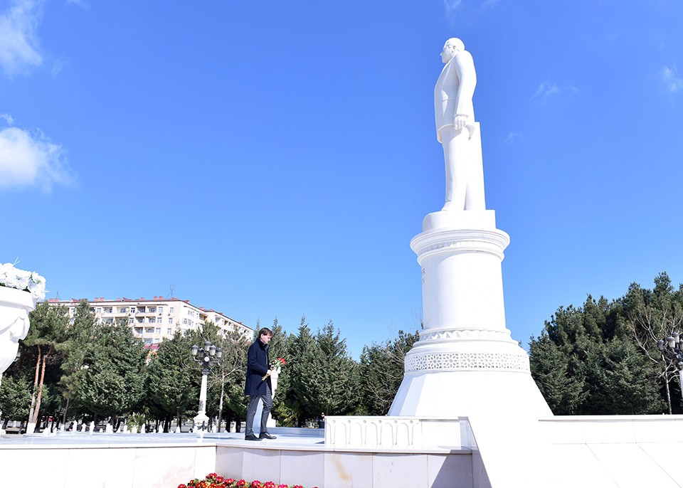 Zakir Fərəcov Belçika Krallığının ölkəmizdəki səfiri ilə görüşdü - FOTOLAR