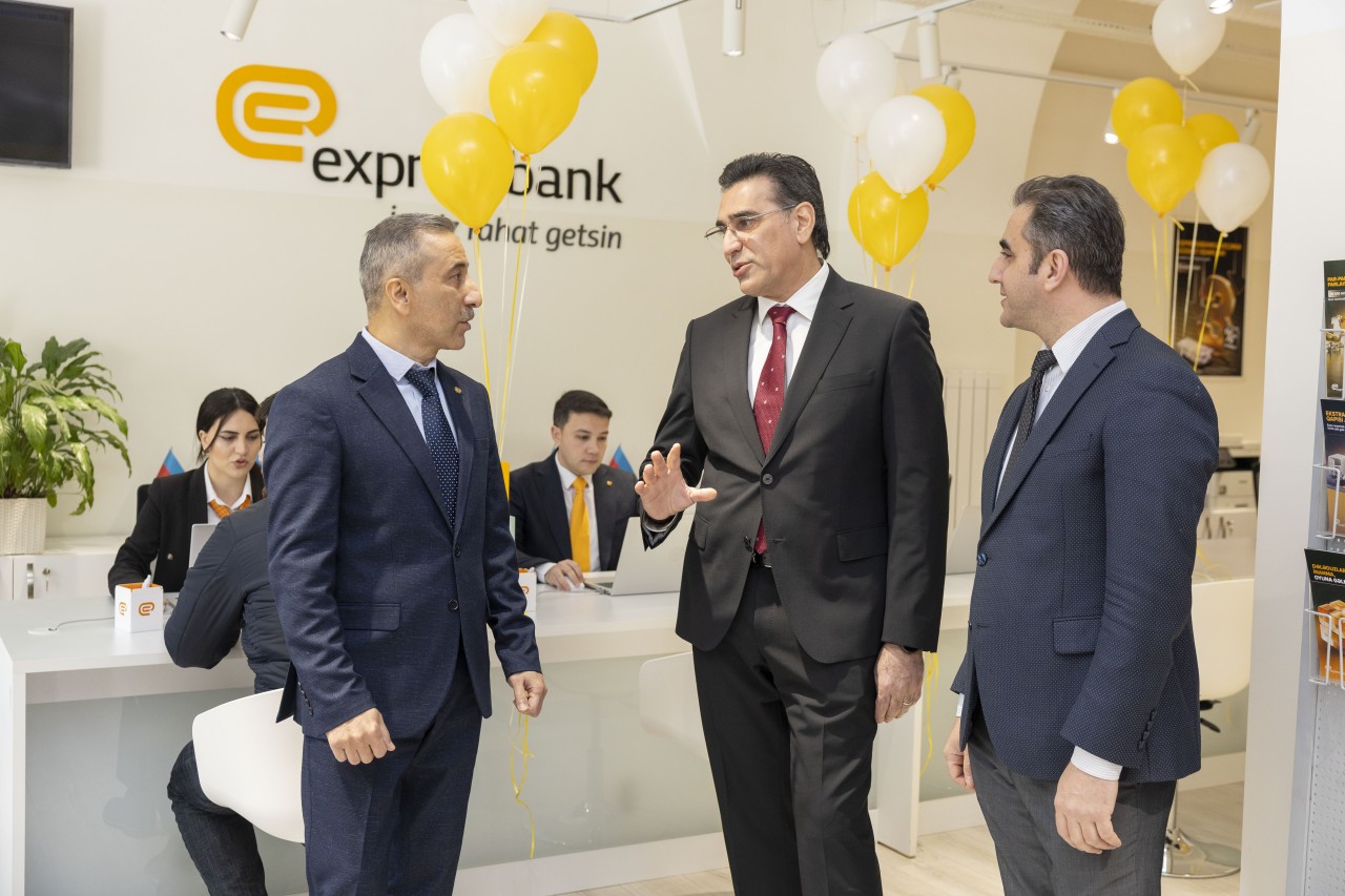 "Expressbank" – YENİ ÜNVANDA 