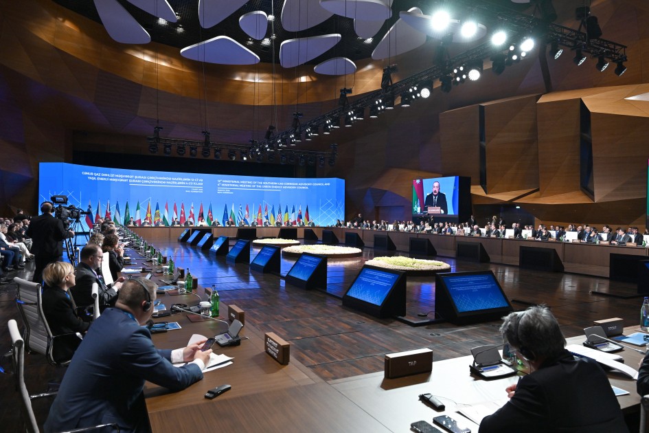 İlham Əliyev Bakıdakı iclasda çıxış etdi - VİDEO+FOTOLAR (YENİLƏNİB)