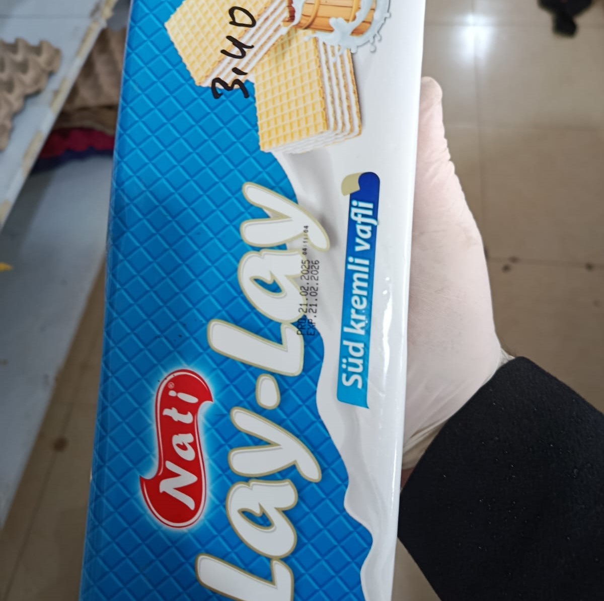 Bu marketdə vaxtı keçmiş məhsullar aşkarlandı - FOTOLAR