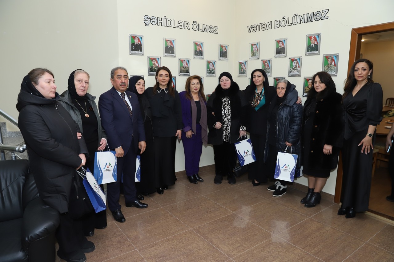 Şəhid ailələrinin xanım üzvləri ilə görüş keçirildi - FOTOLAR