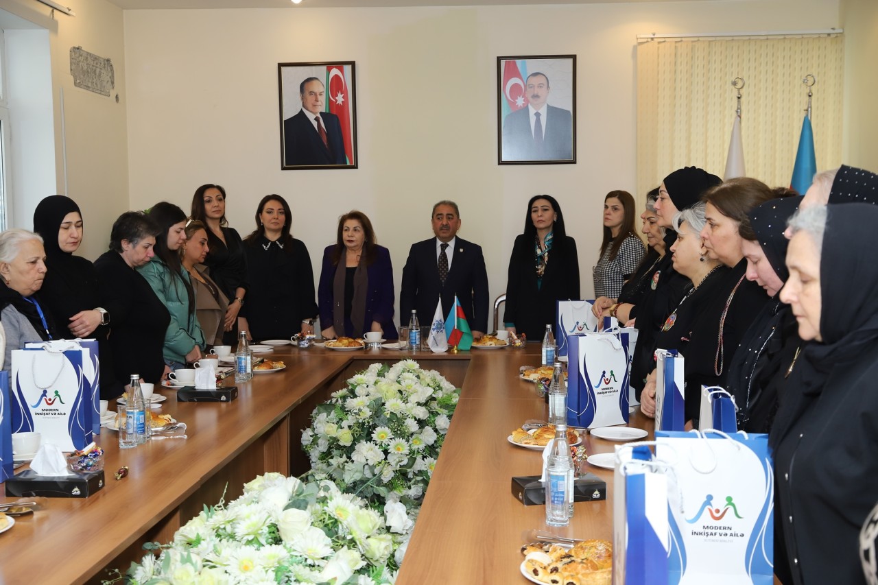 Şəhid ailələrinin xanım üzvləri ilə görüş keçirildi - FOTOLAR