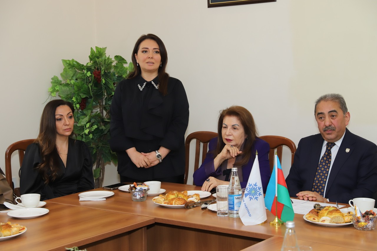 Şəhid ailələrinin xanım üzvləri ilə görüş keçirildi - FOTOLAR