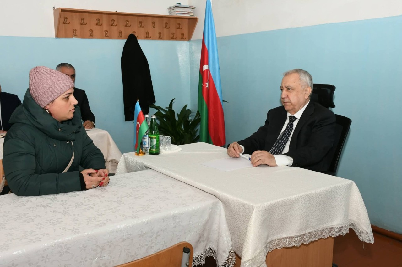 Malik İsaqov Sumqayıtda növbəti səyyar qəbul keçirdi - FOTOLAR