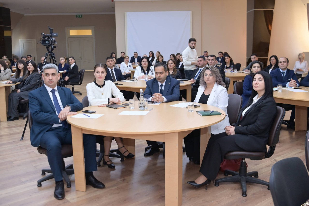 Nazir yeni təyin olunmuş məktəb direktorları ilə görüşdü - FOTOLAR