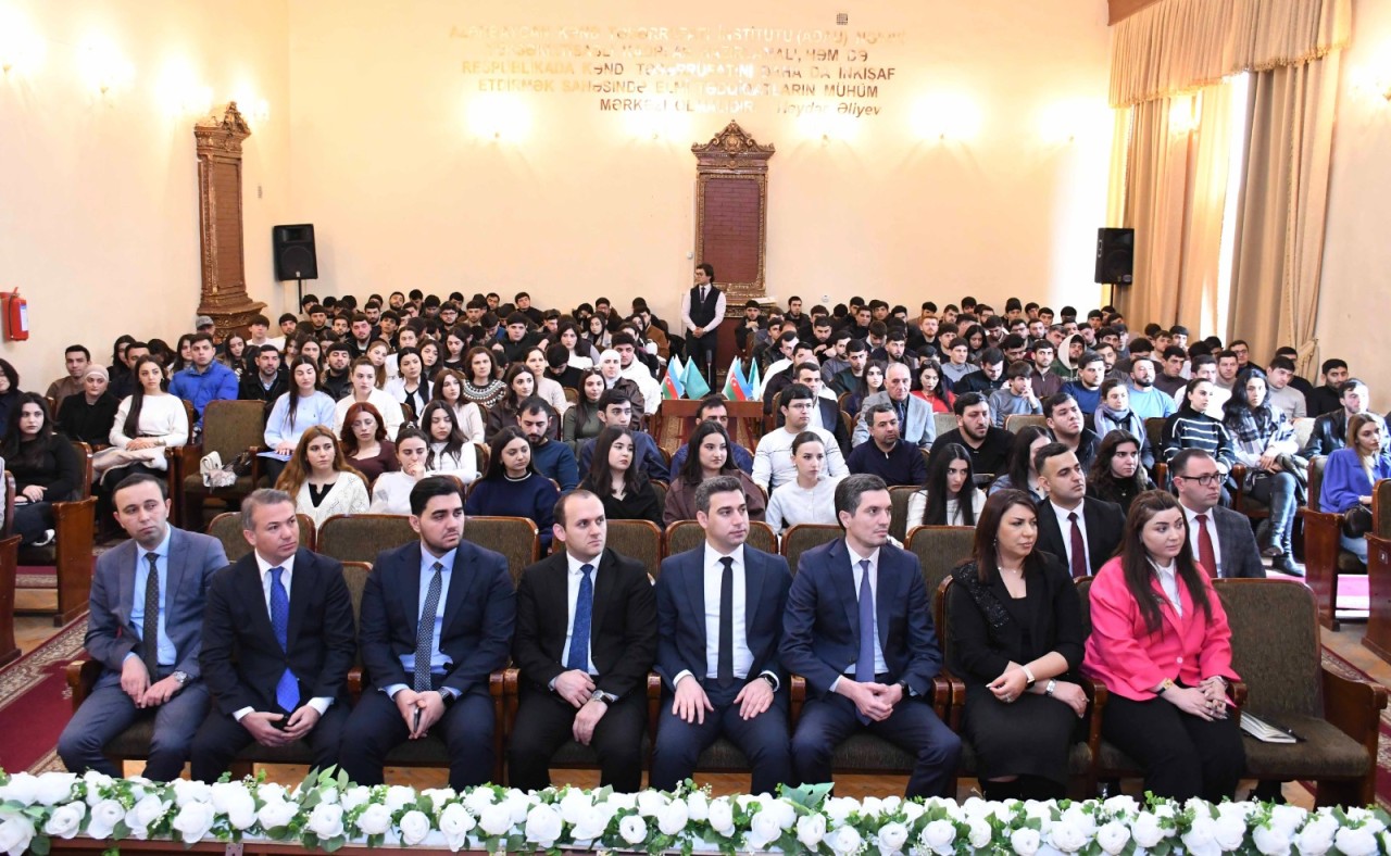 ADAU-da məzunların məşğulluğu ilə bağlı yeni layihə təqdim edilib - FOTOLAR