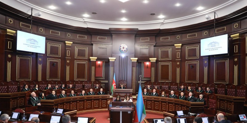 Yeni təyin olunmuş hakimlər Ali Məhkəmədə and içiblər - FOTOLAR