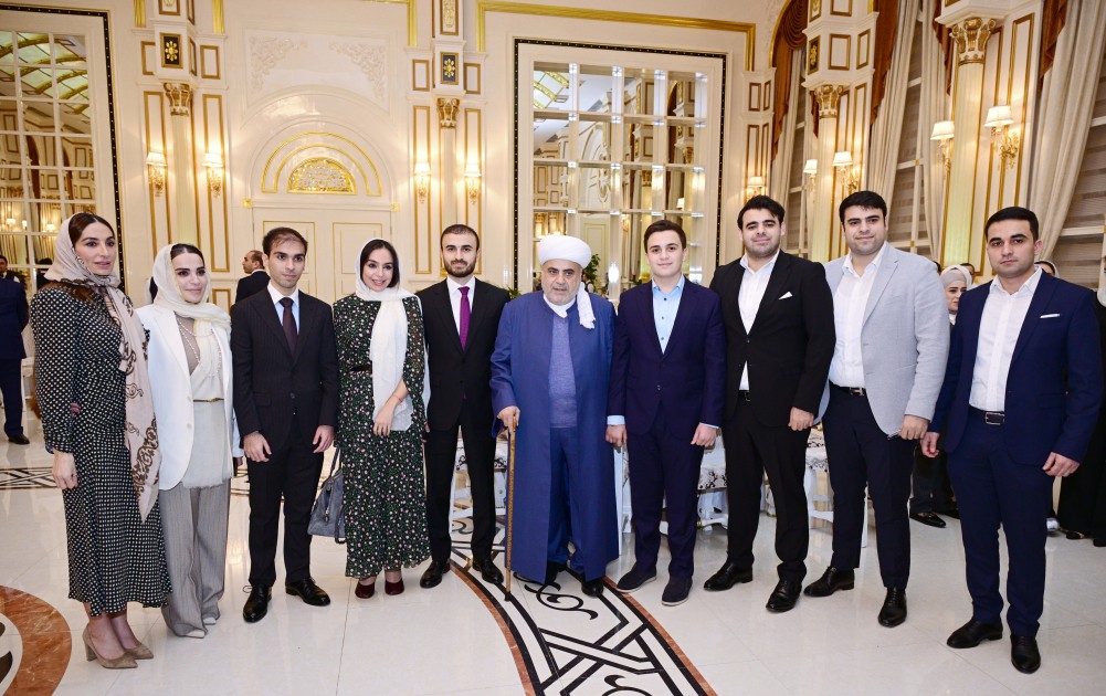 Leyla və Arzu Əliyevalar iftar mərasimində - FOTOLAR