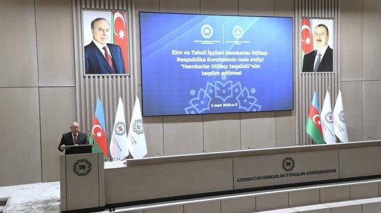 AƏSMA-nın 22 fəal tələbəsinə “Həmkarlar ittifaqı təqaüdü” təqdim edildi - FOTOLAR