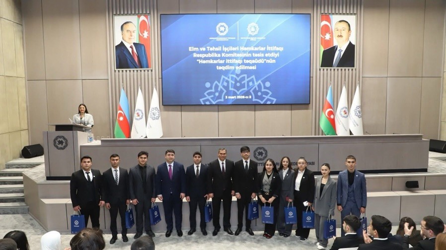 AƏSMA-nın 22 fəal tələbəsinə “Həmkarlar ittifaqı təqaüdü” təqdim edildi - FOTOLAR
